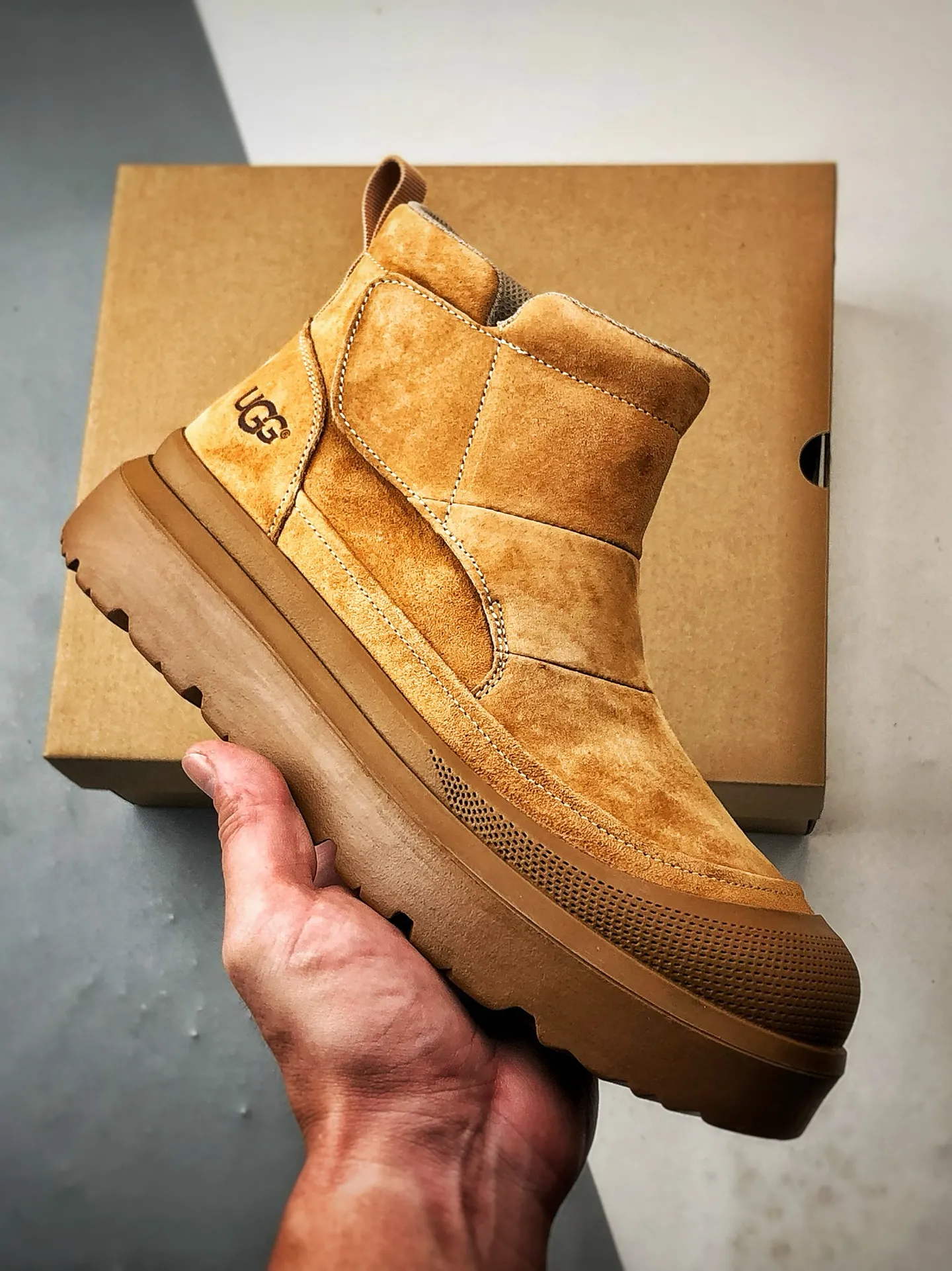 💰560 UGG Tasman Weather Hybrid Tasman hybrid series 2025ss autumn and winter new products Men's high-top thick-soled lightweight casual Martin boots #Purchasing only for quality The fabric is made of imported first-layer cowhide material External high-elastic Modern External non-slip rubber plastic foam ultra-light outsole Side zipper + Velcro design Very easy to put on and take off Made of TPU molded leather upper material #EVA light wing outsole, non-slip, wear-resistant and good elasticity Size: 39 40 41 42 43 44 (leather shoe size)